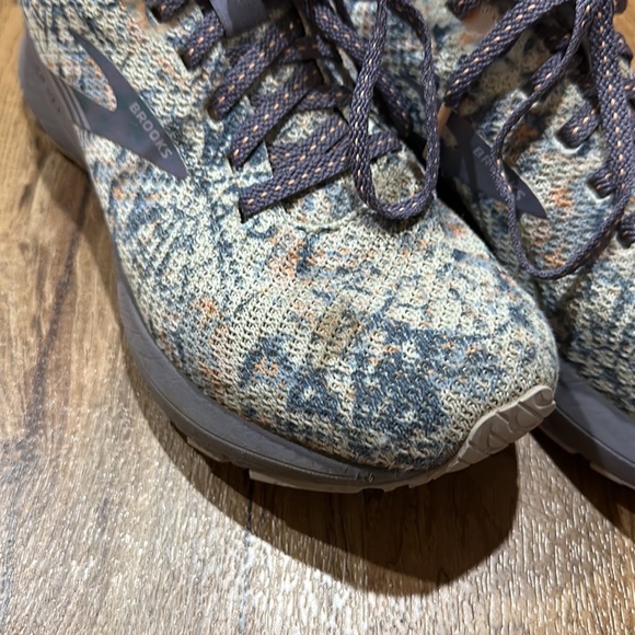 Purple Brooks REVEL size 7.5 - Picture 3 of 4